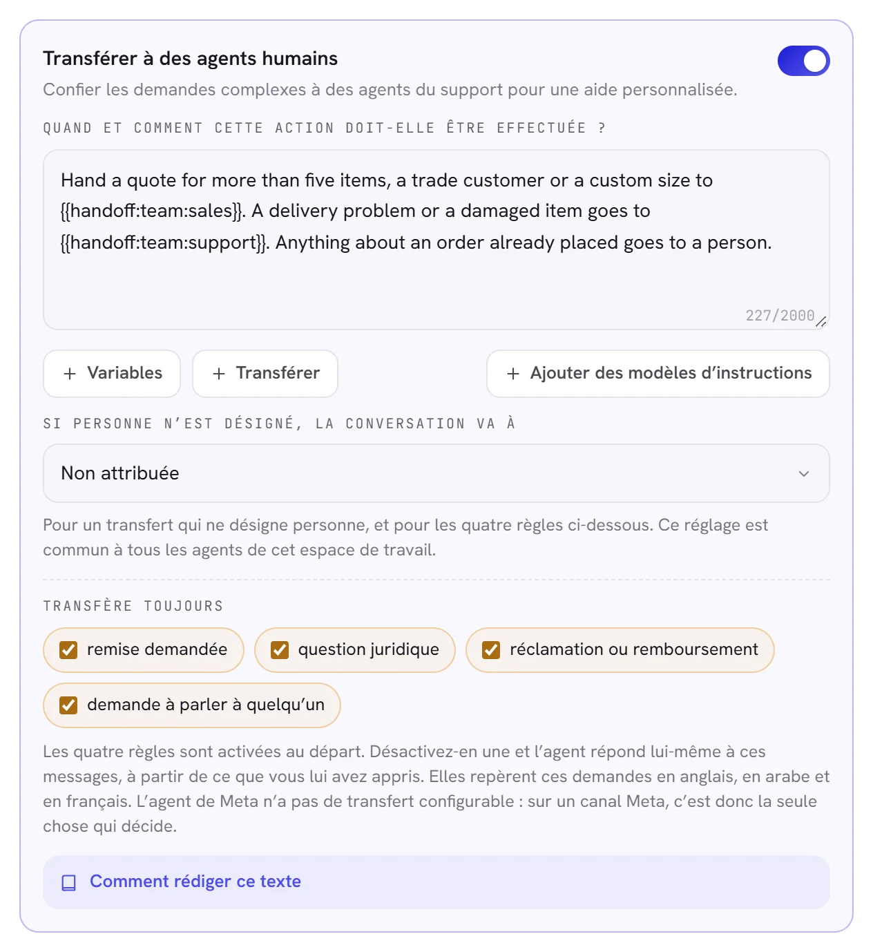 L’action Transférer à des agents humains : son interrupteur, le champ qui dit quand transférer, l’endroit où va une conversation quand personne n’est désigné, et les quatre règles qui transfèrent toujours.